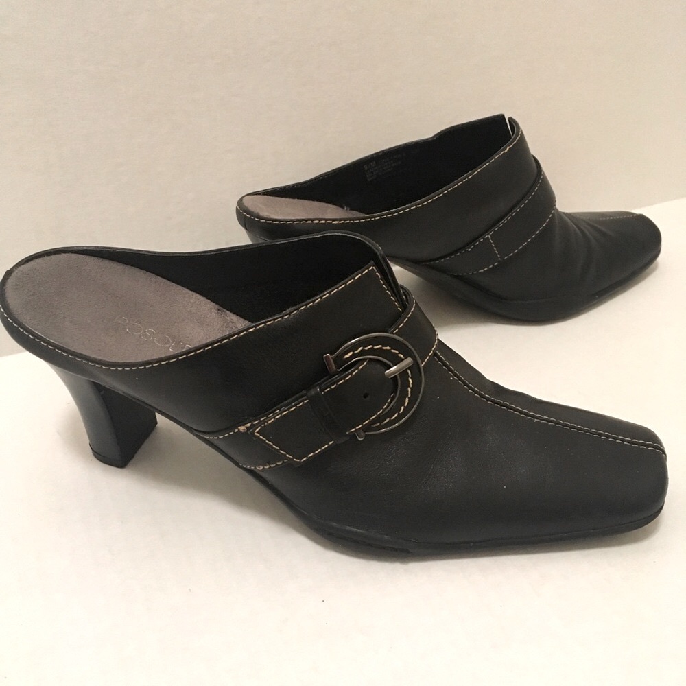 Aerosoles leather mule slide shoes with stylish buckle and square toed design.